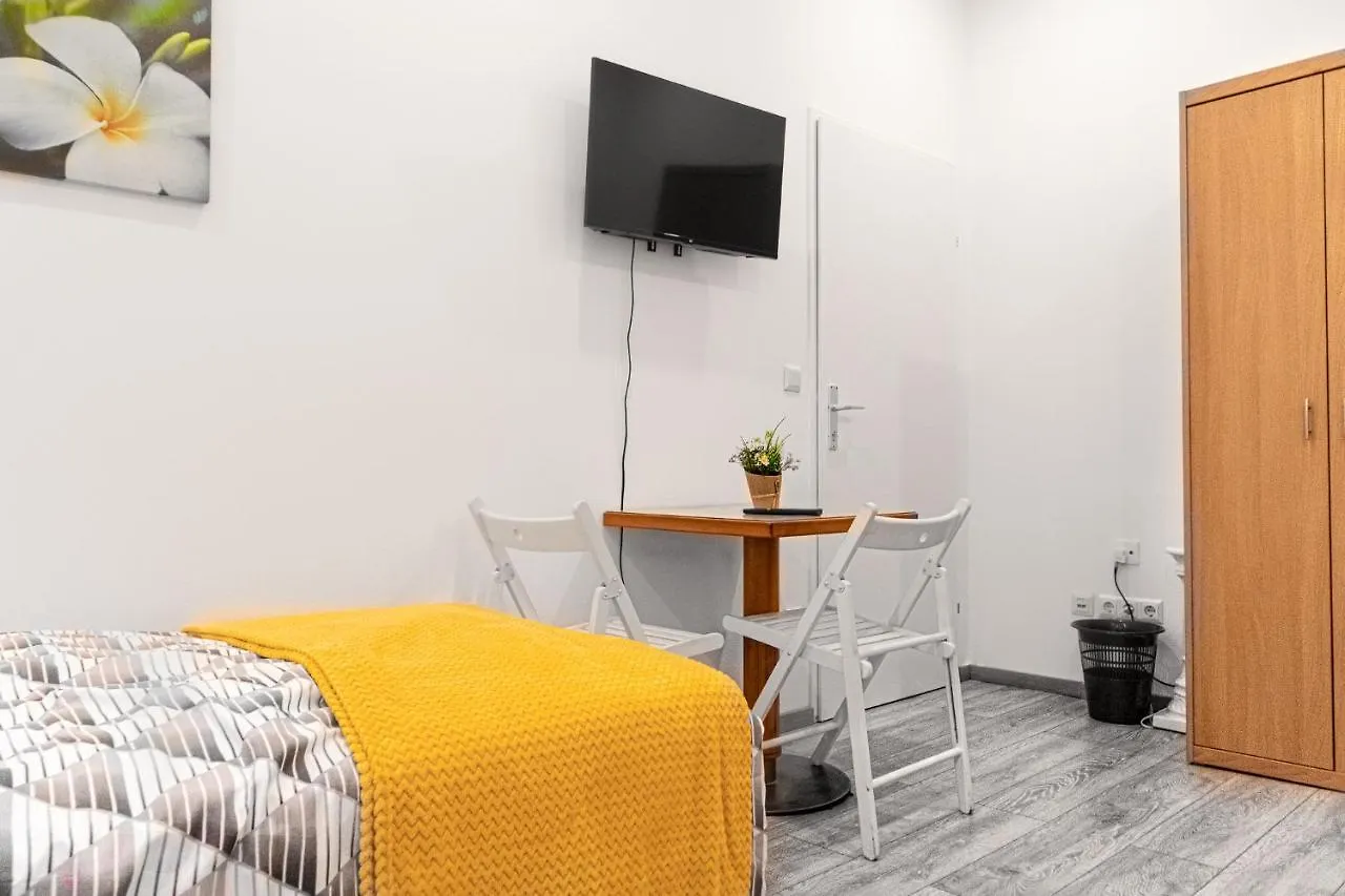Fullfilling 3Br Shared Apartment With Pleasing Patio Vienna