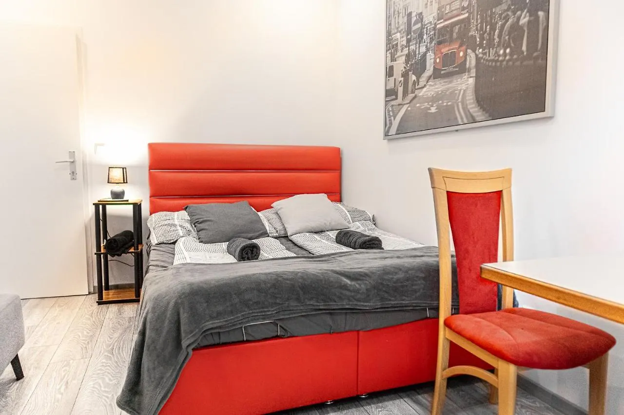 Fullfilling 3Br Shared Apartment With Pleasing Patio Vienna