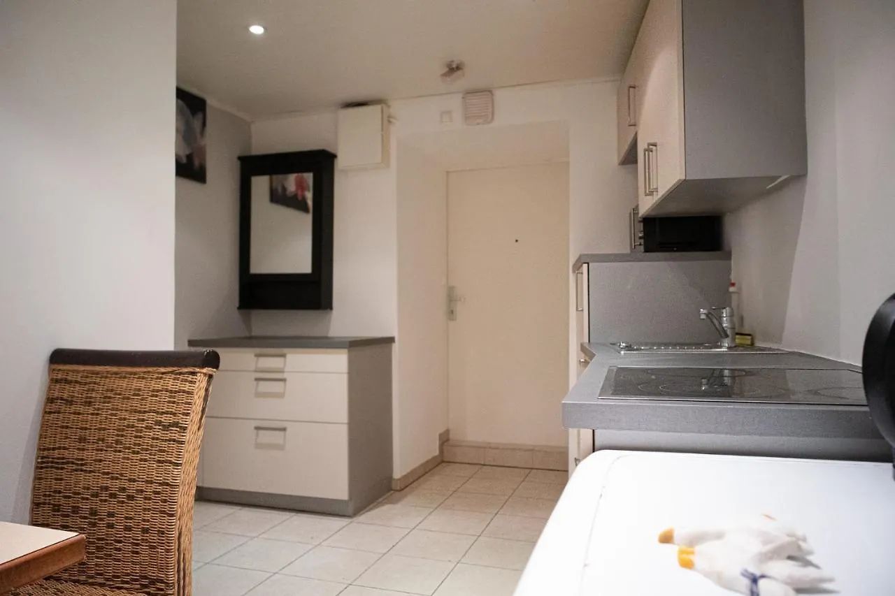 Fullfilling 3Br Shared Apartment With Pleasing Patio Vienna